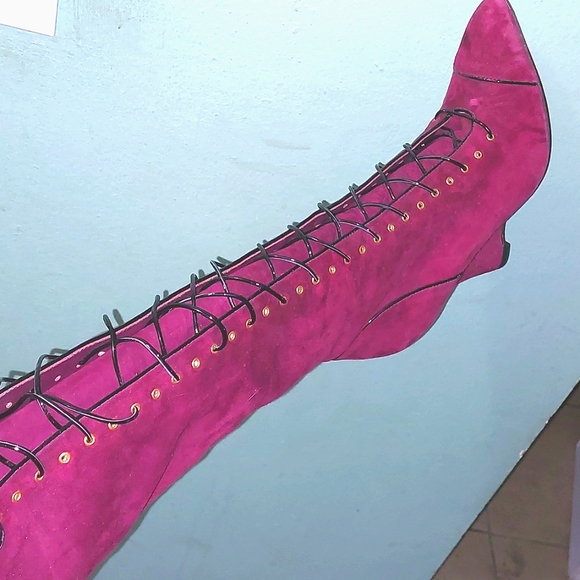 Tory Burch Shoes - 🔥GLAM Tory Burch burgundy suede lace up knee high boots maroon red